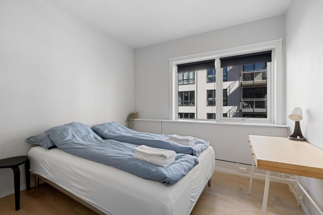 Modern - Work Friendly - Quiet Area Apartment เบอร์เกน ภายนอก รูปภาพ